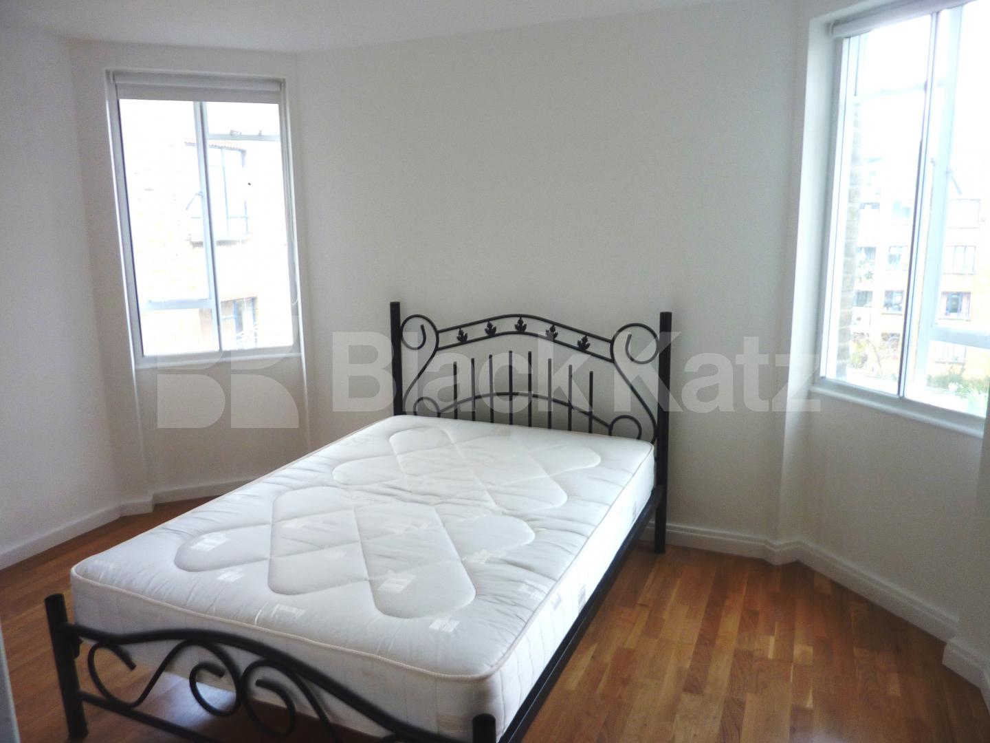 			ZONE 1 CENTRAL LOCATION!, 2 Bedroom, 1 bath, 1 reception Flat			 Margery Street, KINGS CROSS-FARRINGDON